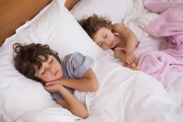 小孩经常11点后睡觉对身体有危害吗