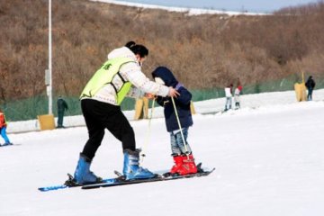 初学者如何学习滑雪几分钟就能教你