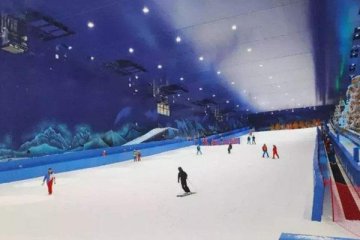上海的室内滑雪场哪里有价格和营业时间？