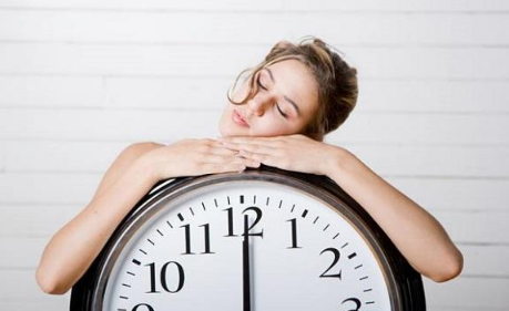 为什么专家说不要晚于23点入睡？