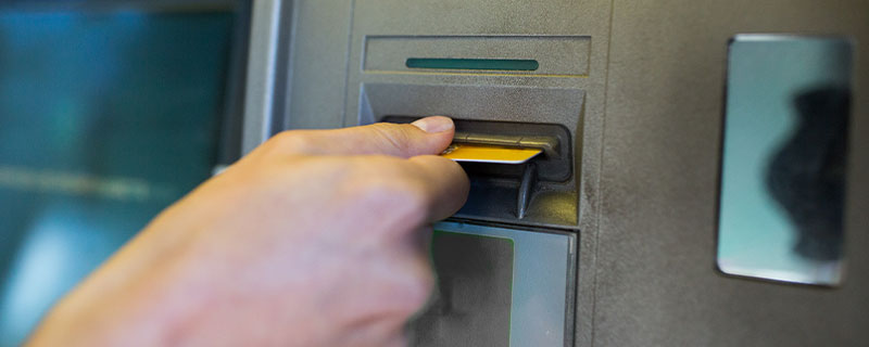 银行卡插入ATM机后马上退出是什么原因