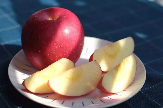 只吃苹果不吃饭减肥有什么危害