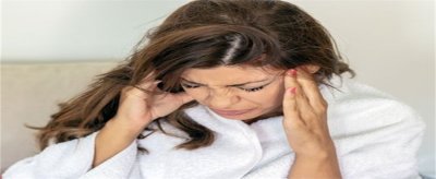 头痛频繁出现的原因是什么？
