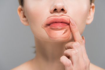 嘴唇辣么重要 你给嘴唇做护理了吗？